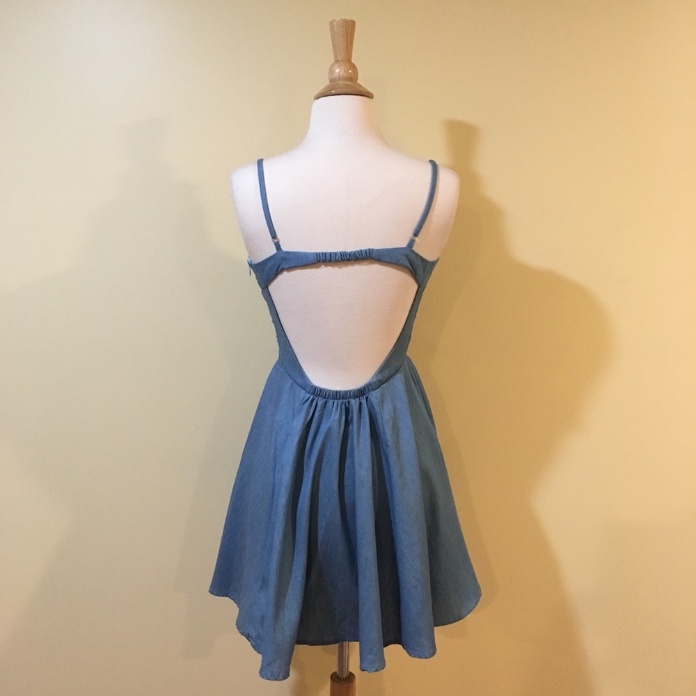 💥 SALE Backless Spaghetti Strap Chambray Dress - Picture 4 of 5